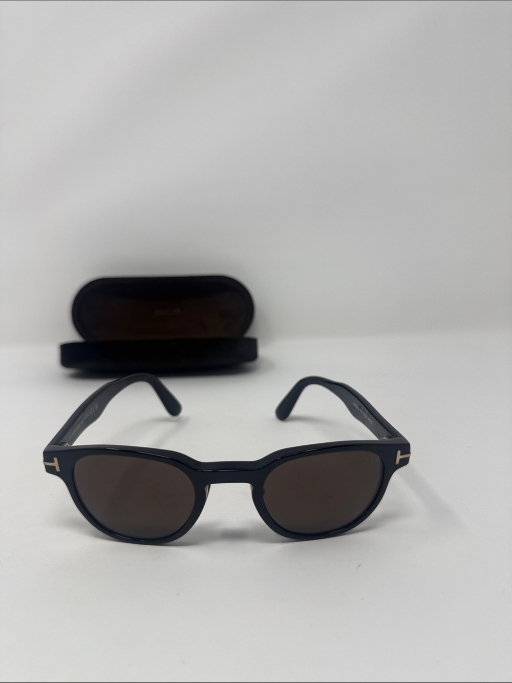 Tom Ford Men's Black Sunglasses with Gold Accents - Picture 6 of 8